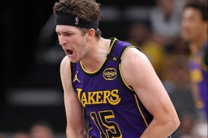 炸裂！里夫斯前三场场均34分7.7板9.7助 真实命中率高达73.6%