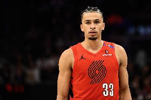 进攻不行防守给力！卡马拉7中2拿4分4板3助1帽 两次逼出8秒违例