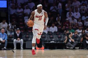 出手不多！阿德巴约上半场3投2中&4罚4中得到9分6板2助2断