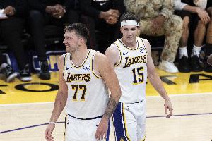 周最佳提名：东契奇&里夫斯在列 开拓者两人 申京&罗林斯上榜