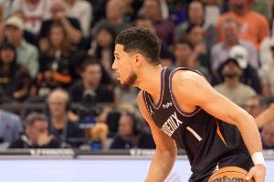 很难找到比他更强！吉莱斯皮：布克进攻选择非常好 他是顶级球员