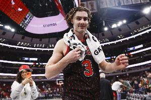 比肩乔丹！约什·吉迪成乔丹后首位连续2场砍下三双的公牛球员